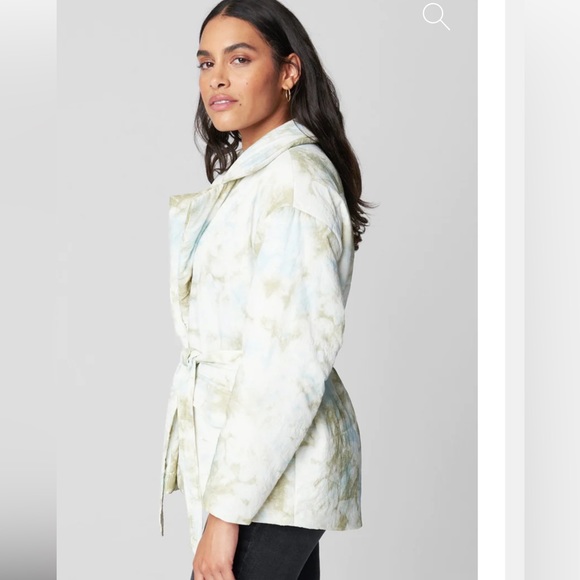 Blank NYC Perfect Day Belted Watercolor Puffer Jacket Size M - Picture 2 of 15